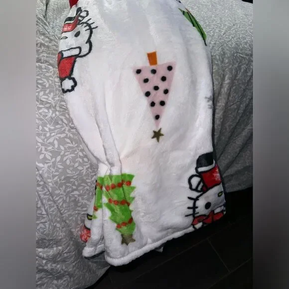 Hello Kitty Christmas blanket 50x70 in throw